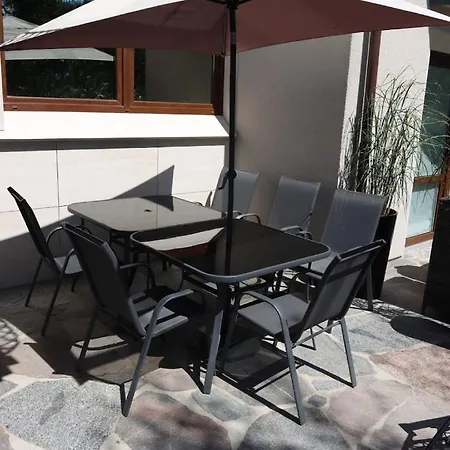 Karla, I W Debkach Dębki