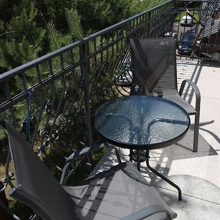 Karla, I W Debkach Dębki