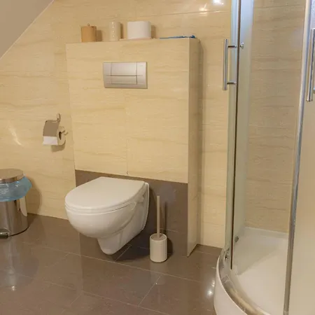 Karla, I W Debkach Gasthof 3*