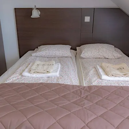 Karla, I W Debkach 3*