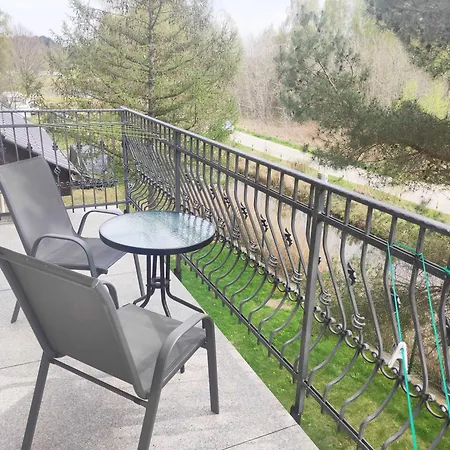 Karla, I W Debkach Dębki