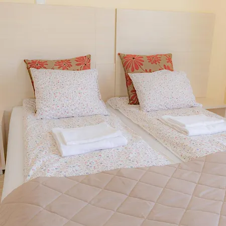 Karla, I W Debkach Gasthof 3*