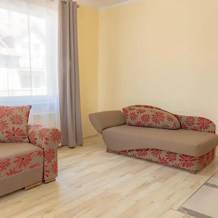 Karla, I W Debkach Dębki