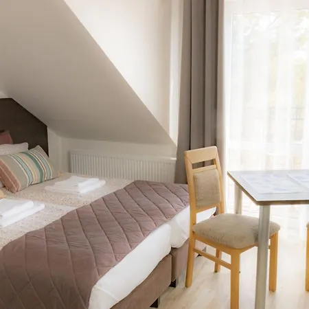 Karla, I W Debkach Gasthof 3*