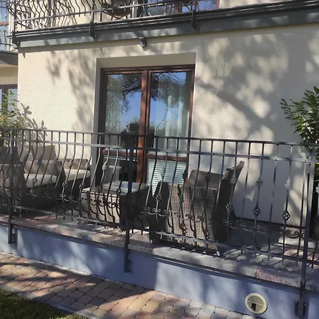 Karla, I W Debkach Dębki