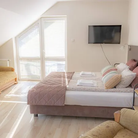 Karla, I W Debkach Gasthof Dębki