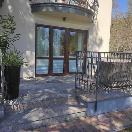 Karla, I W Debkach 3*