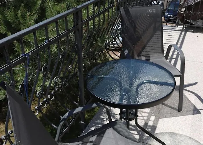 Karla, I W Debkach Дембки