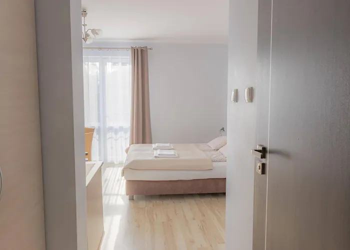 Karla, I W Debkach 3*